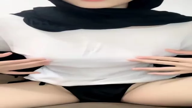Hot Horny hijab masturbating Full HD POYN